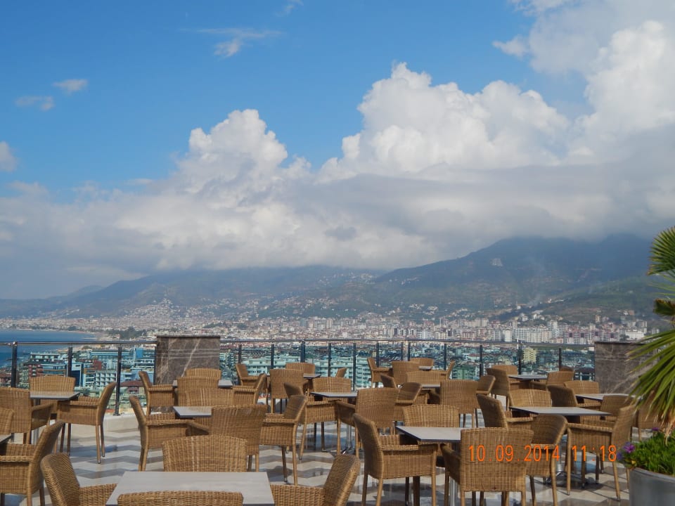 Бар на крыше Diamond Hill Resort Hotel