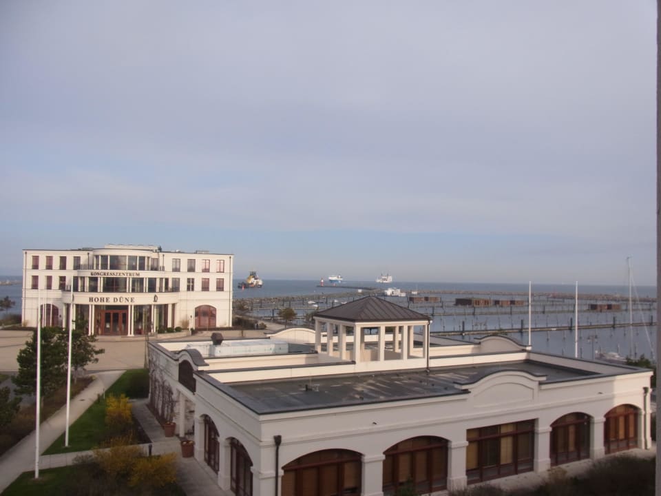 Blick vom Balkon Hotel Yachthafenresidenz Hohe Düne