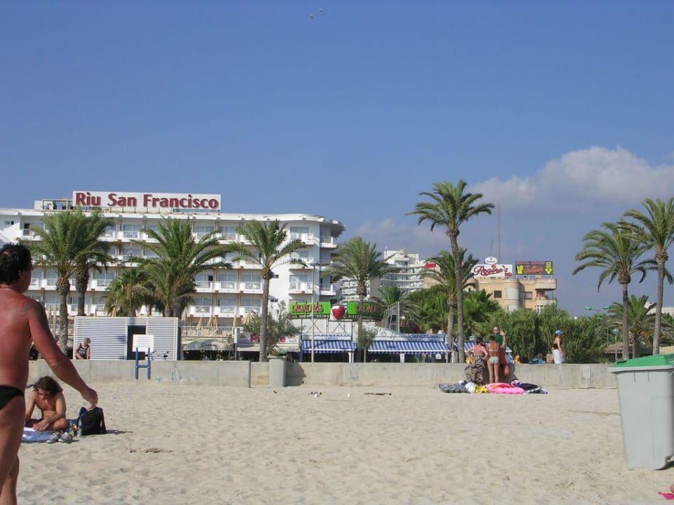 vom Strand auf das Hotel Hotel Riu San Francisco - Adults only