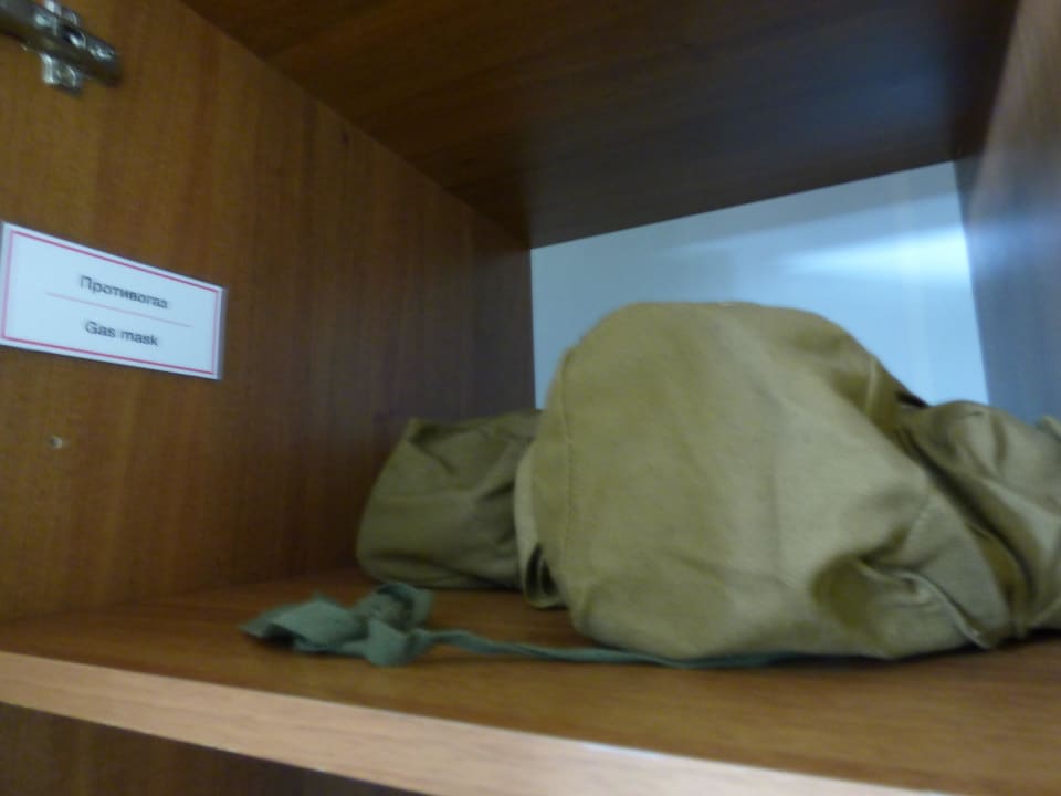 Gasmasken (Zimmer 2) Hotel Golden Dragon