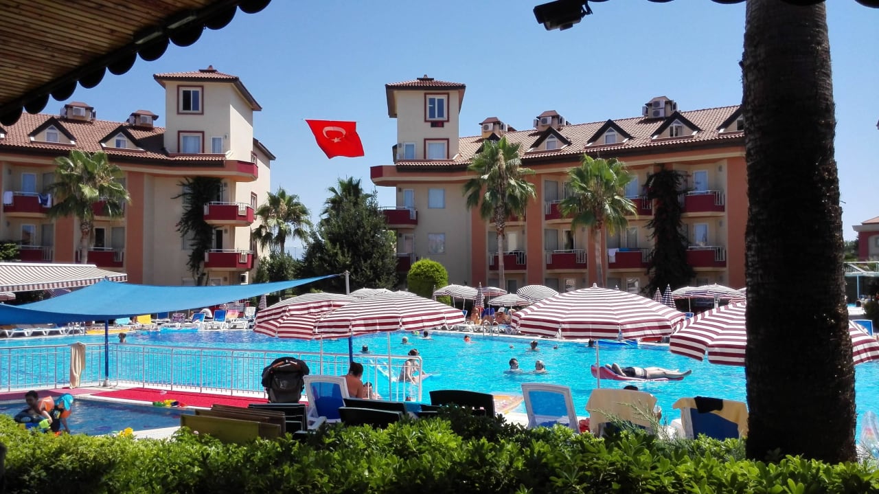 Blick von der Poolbar Hotel Orfeus Park