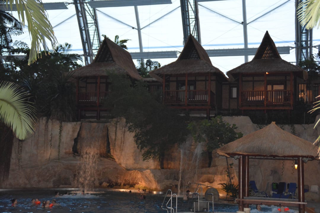 Wasserfall Tropical Islands Resort