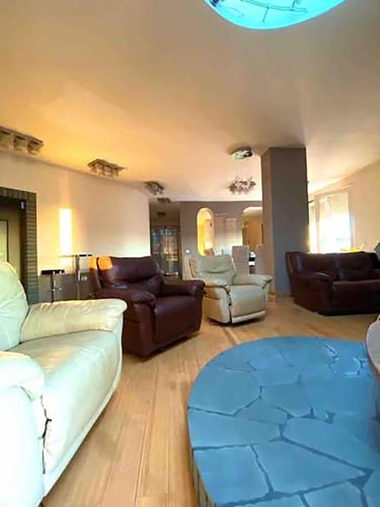 Zimmer Penthouse ORION Tirana
