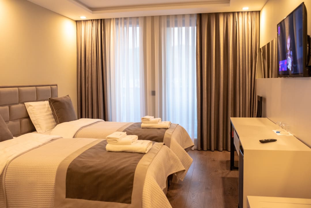 Zimmer Royal East Resort