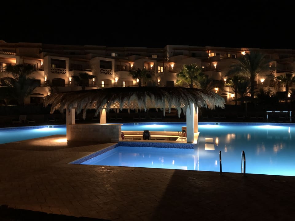 Pool Fort Arabesque Resort, Spa & Villas