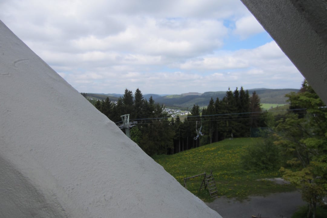 Blick ins Tal Oversum Vital Resort Winterberg