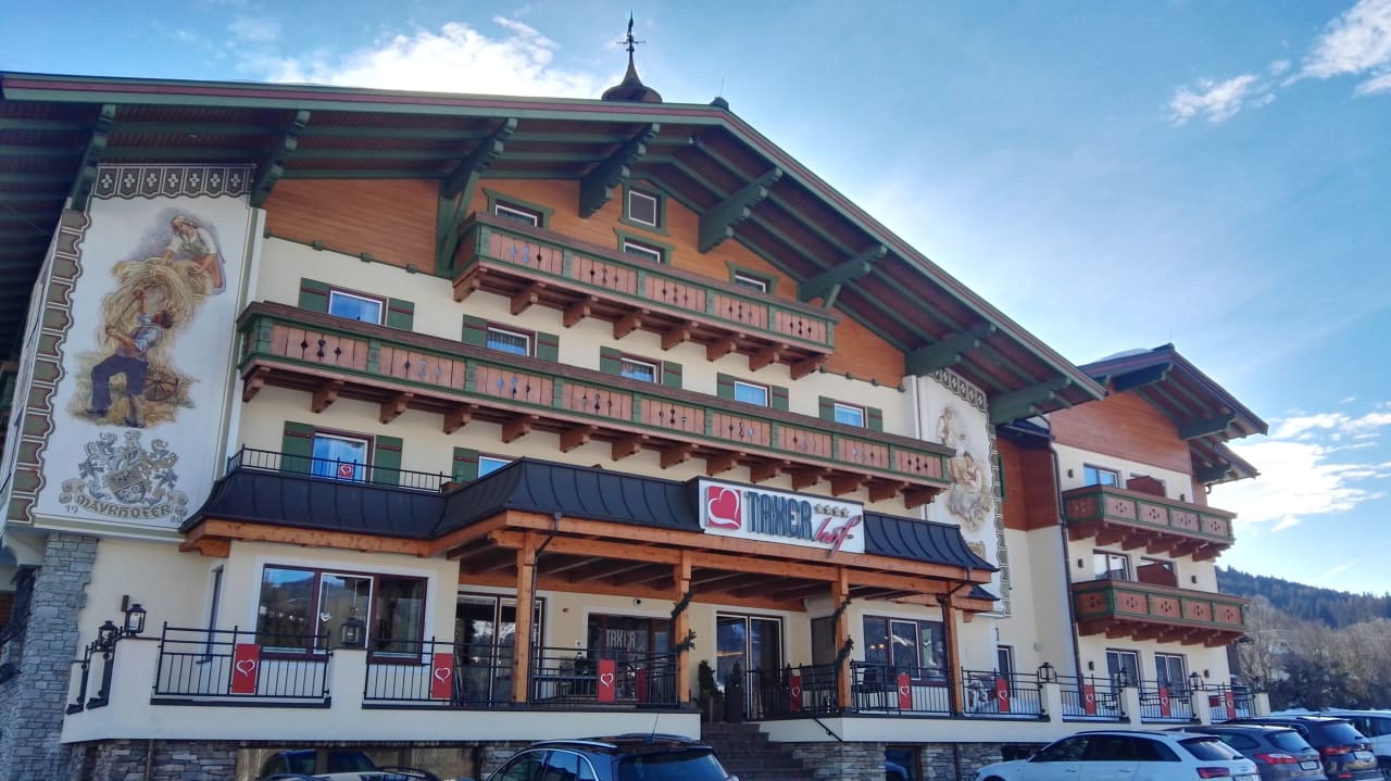 Außenansicht Hotel Taxerhof