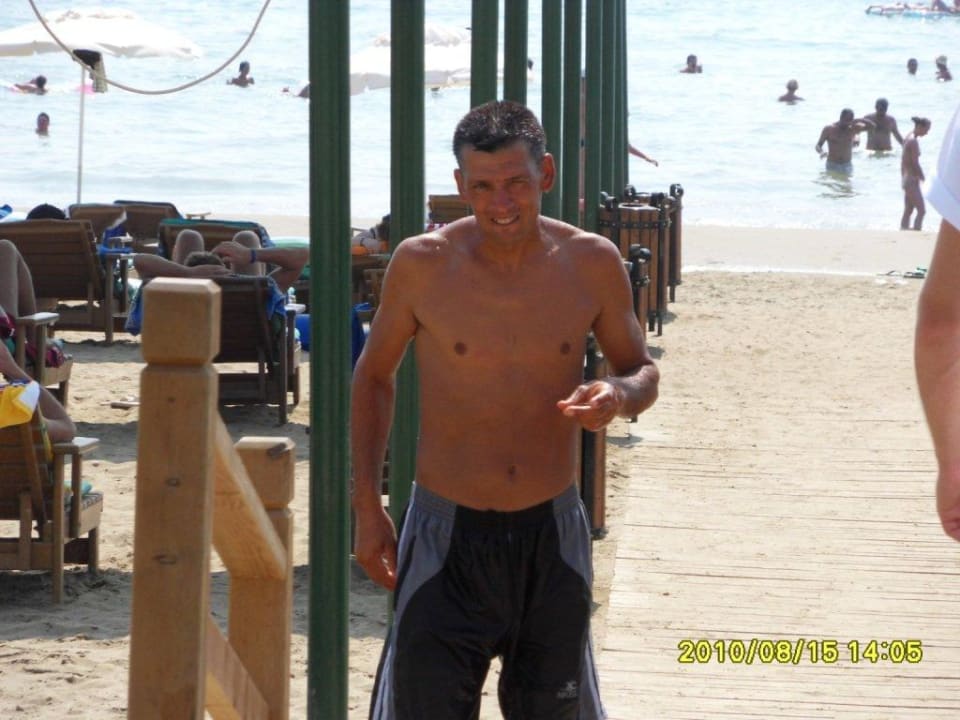 Hassan - der fleißige Strandboy Nerton Hotel - Erwachsenenhotel ab 16 Jahren