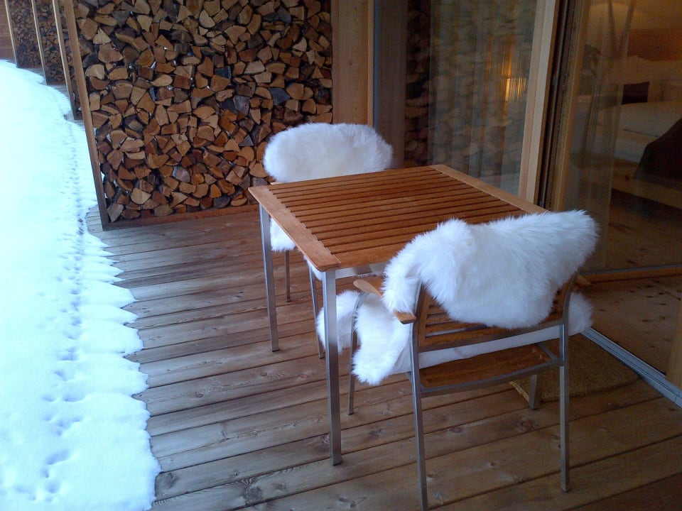 Lässige Terrasse Relais & Châteaux IN LAIN Hotel Cadonau