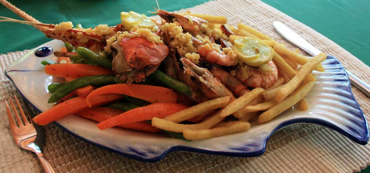 Fischteller Hotel Garden Beach