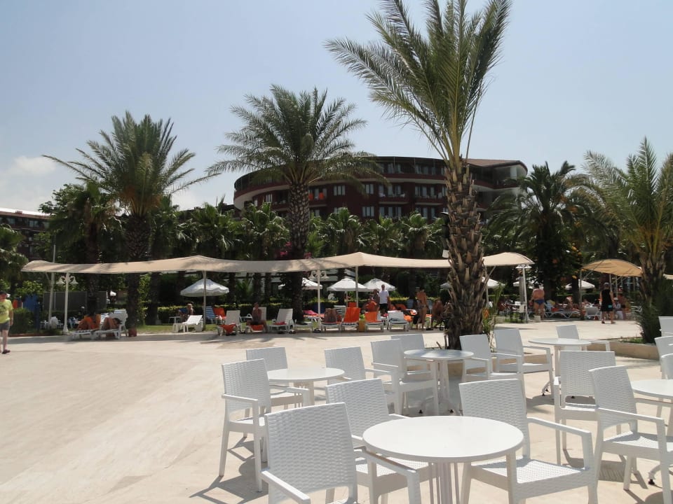 Zdjęci wykonane z baru przy basenie - widok na hot Selge Beach Resort