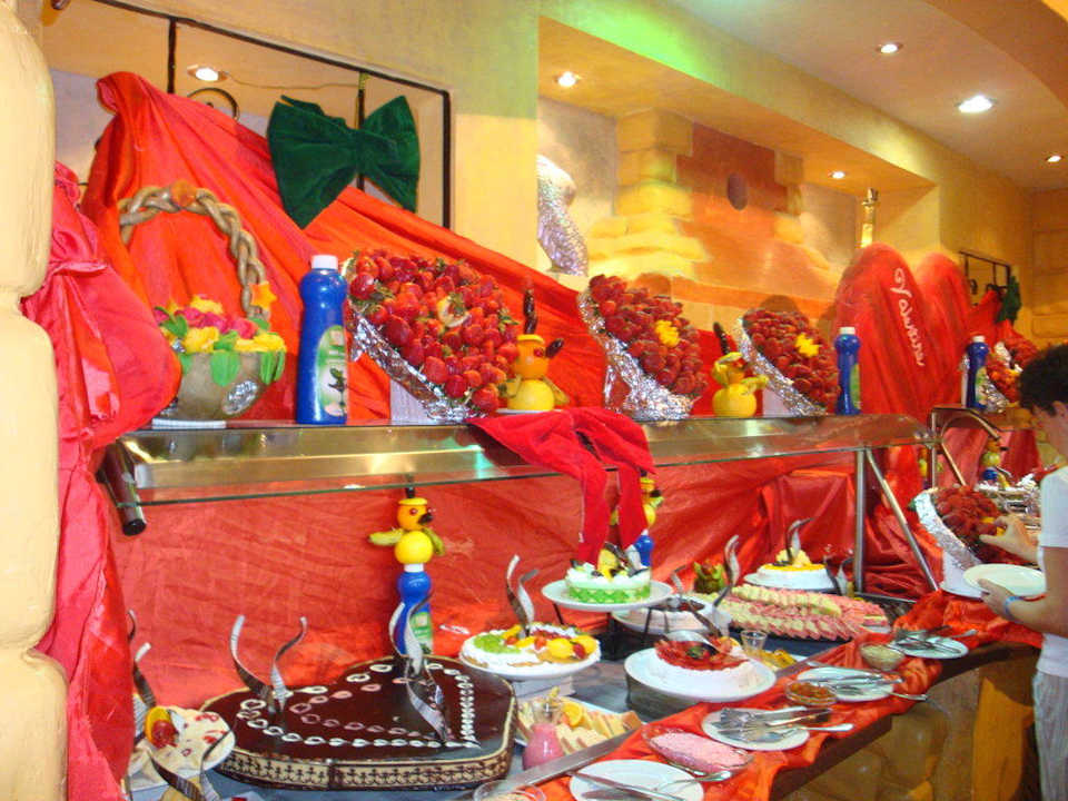 Buffet am Valentinstag Pickalbatros Alf Leila Wa Leila Resort - Neverland Hurghada