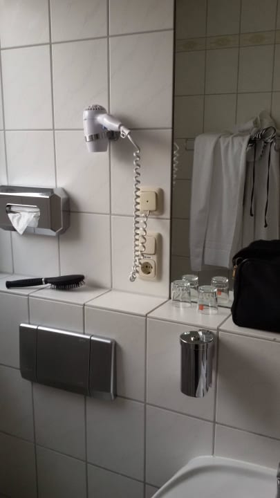Bad,Zahnputzglaser sonst nichts Hotel Traube Rüdesheim