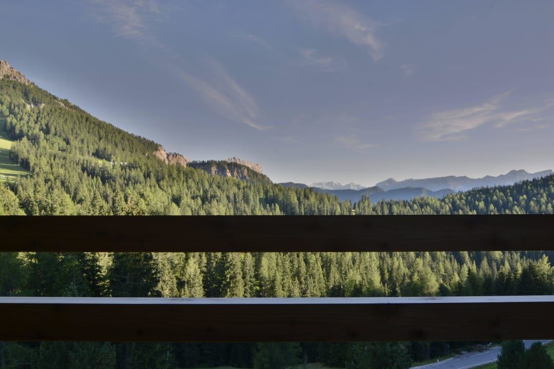 Jedes Zimmer besitzt ein Balkon Alpine Hotel Gran Fodá