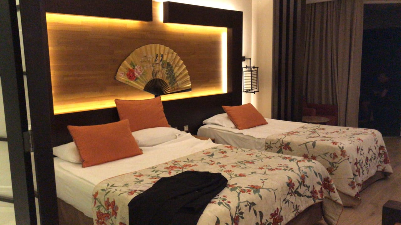 Zimmer Limak Lara Deluxe Hotel & Resort