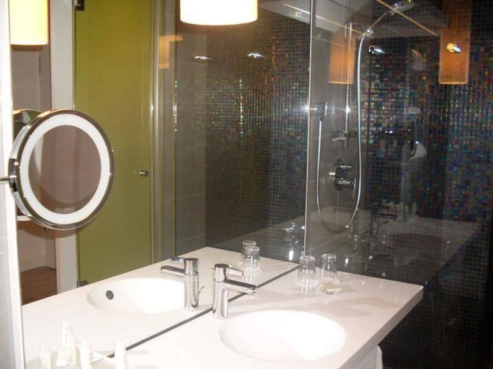 Bad Hotel Indigo Berlin - Ku'damm