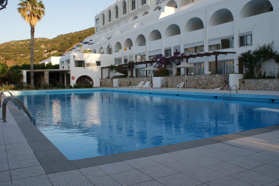 Pool, Haupthaus, Snackbar Hotel Istron Bay