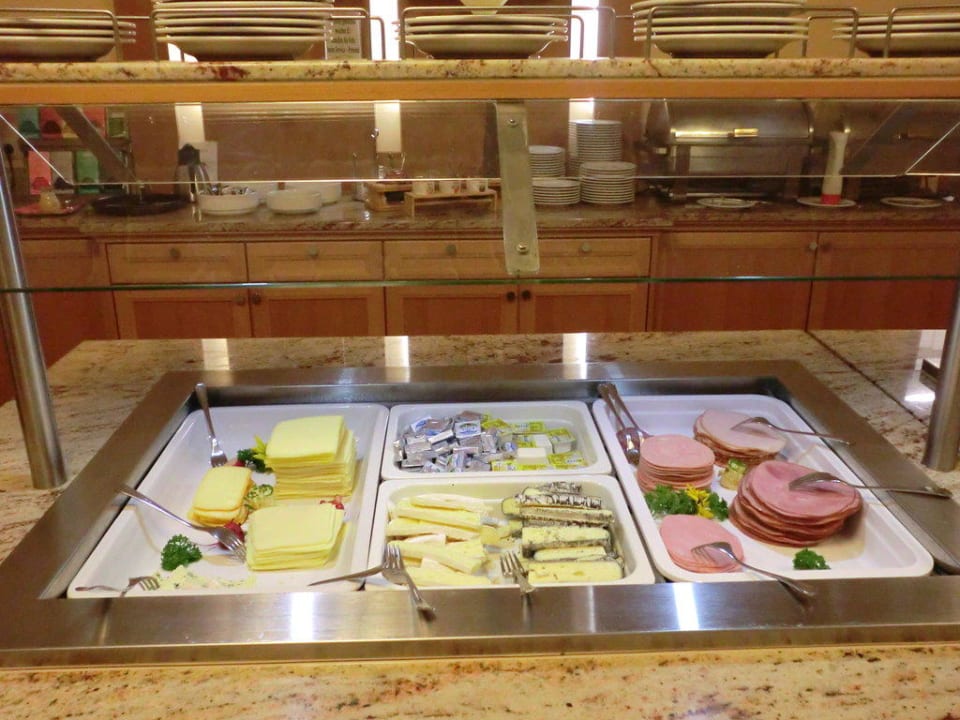 Frühstück Käse, Wurst Wellnesshotel Allmer
