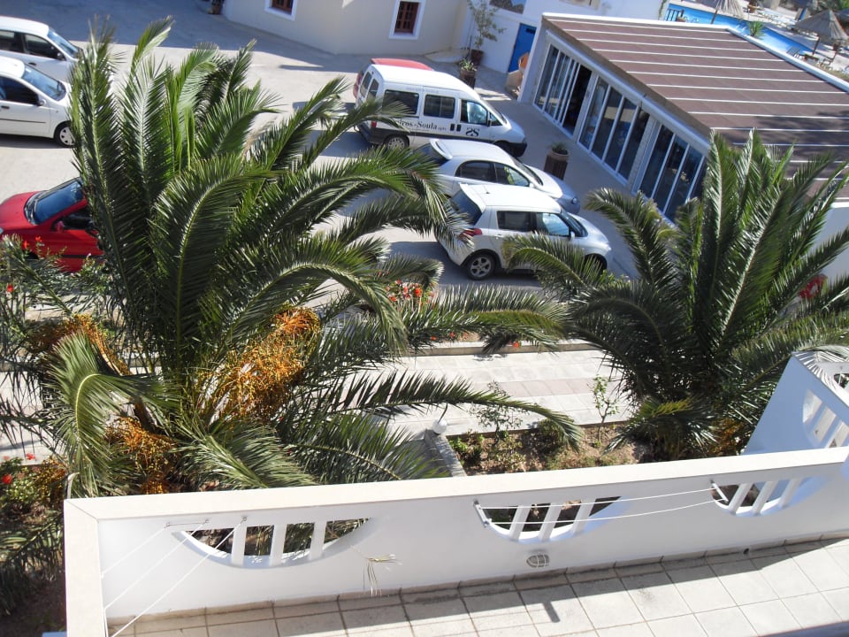 Minimarket i obok recepcja Spiros & Soula Apartments