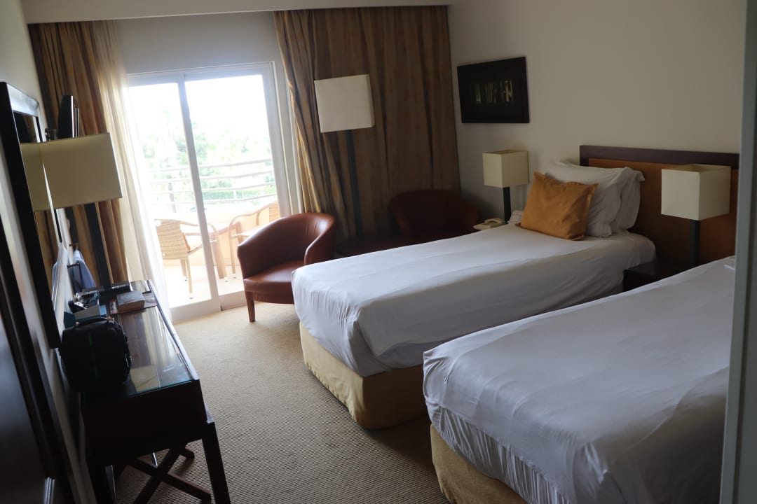 Zimmer PortoBay Falésia