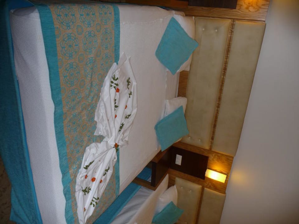 Unser Doppelbett Saturn Palace Resort Hotel