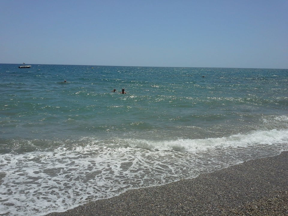 Sand Kies Strand (je nach Wellen) Club Turtas Beach Hotel