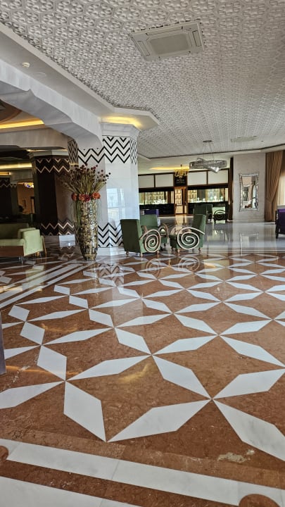 Lobby Royal Taj Mahal Hotel