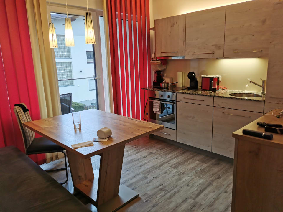 Zimmer Bergparadies - Apartment & Studio Hotel