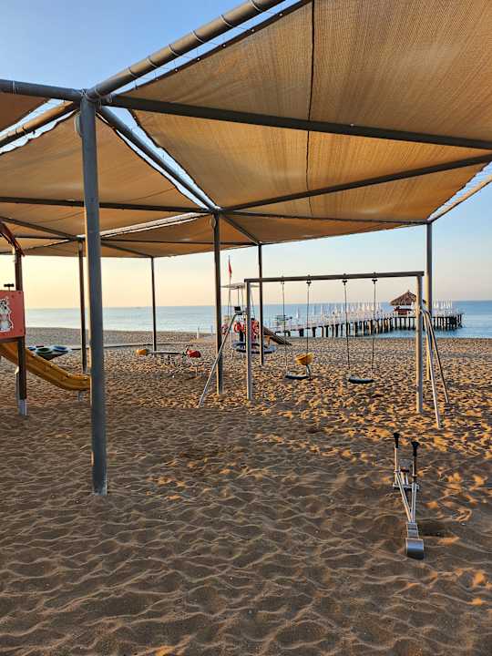 Strand Blue Waters Club