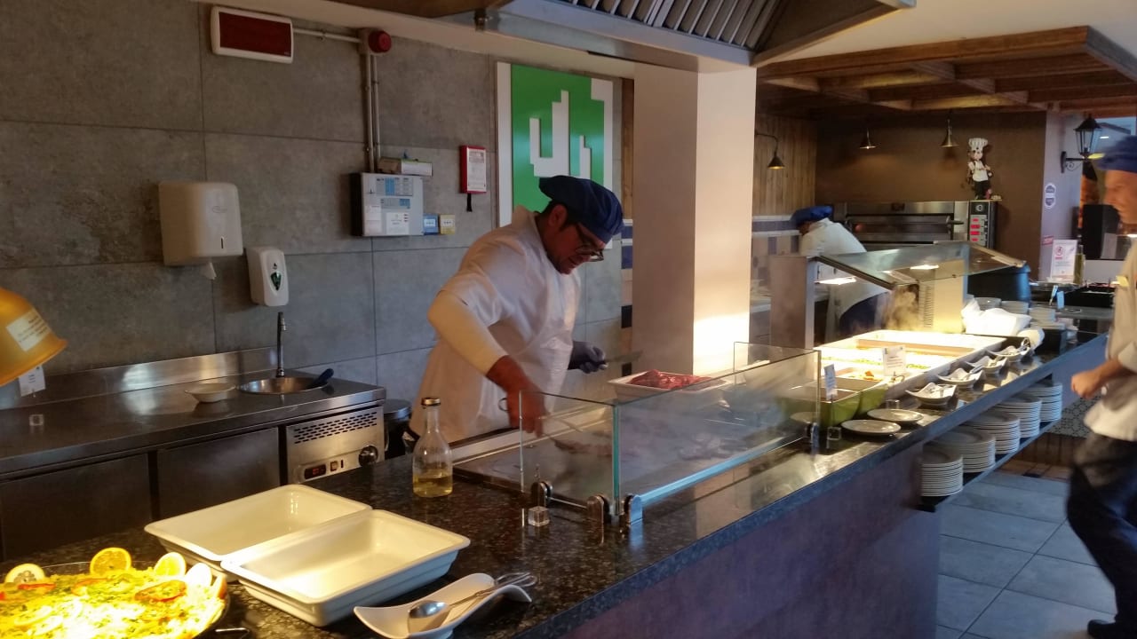 Abendessen alltoura Club Hotel Akeah Broncemar