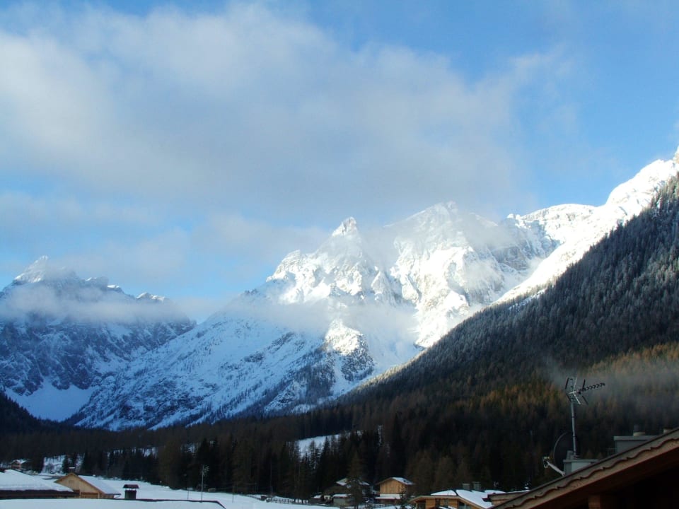 Vom Balkon im Winter Obersanterhof
