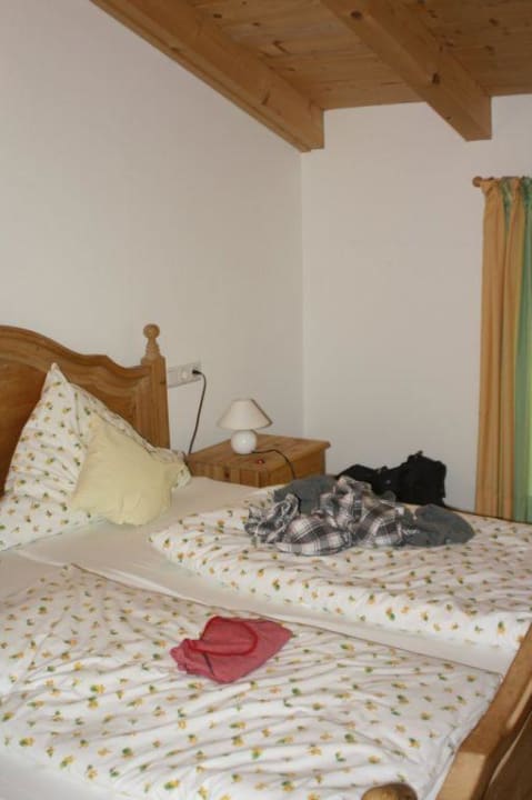 Schlafzimmer Ferienwohnung Nr. 3 Berggasthaus Walleralm