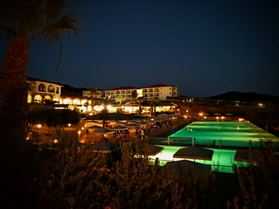 Außenansicht Akrathos Beach Hotel