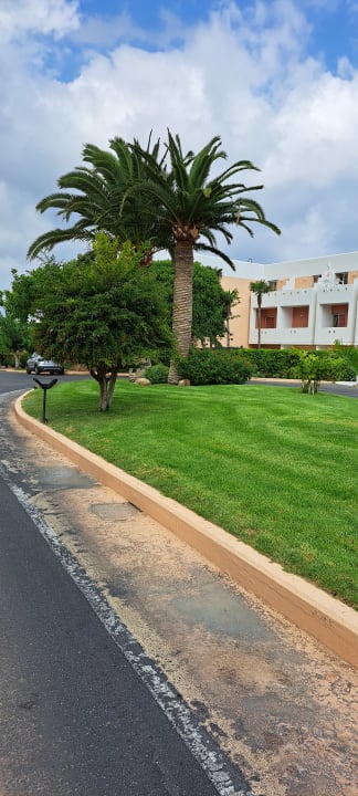 Gartenanlage Anissa Beach & Village