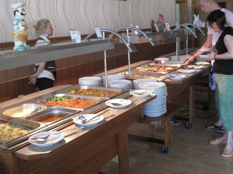 Beilagen (links) & Gerichte (hinten) Hotel Baikal