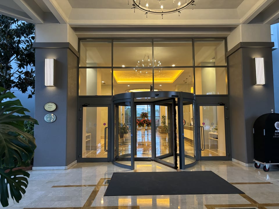 Lobby Arum Barut Collection