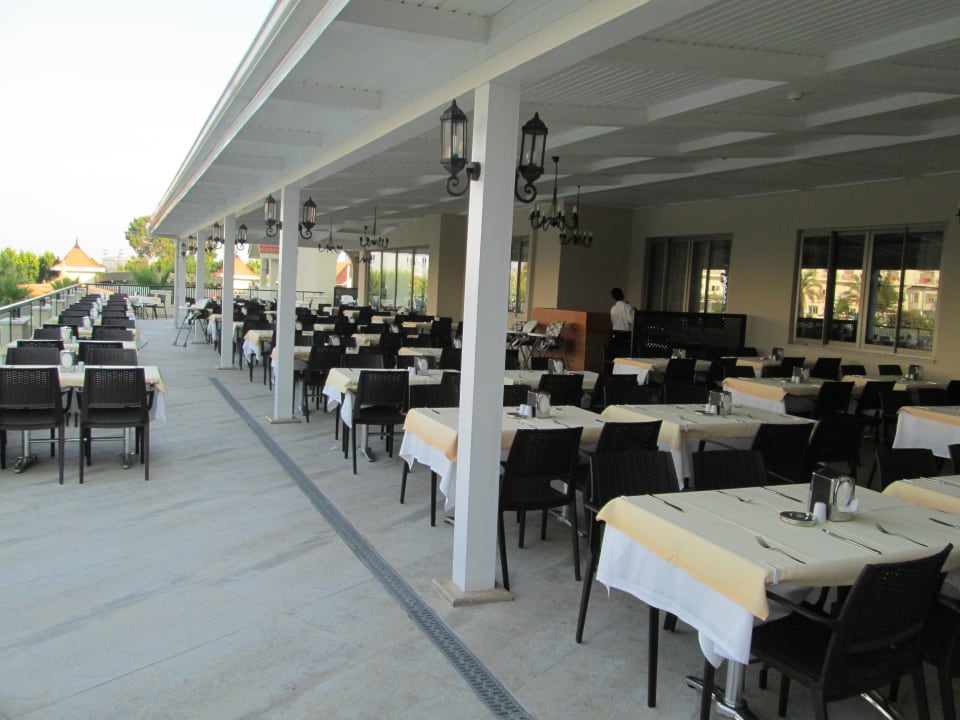 Aussenbereich zum Essen! Toller Platz Side Mare Resort & Spa
