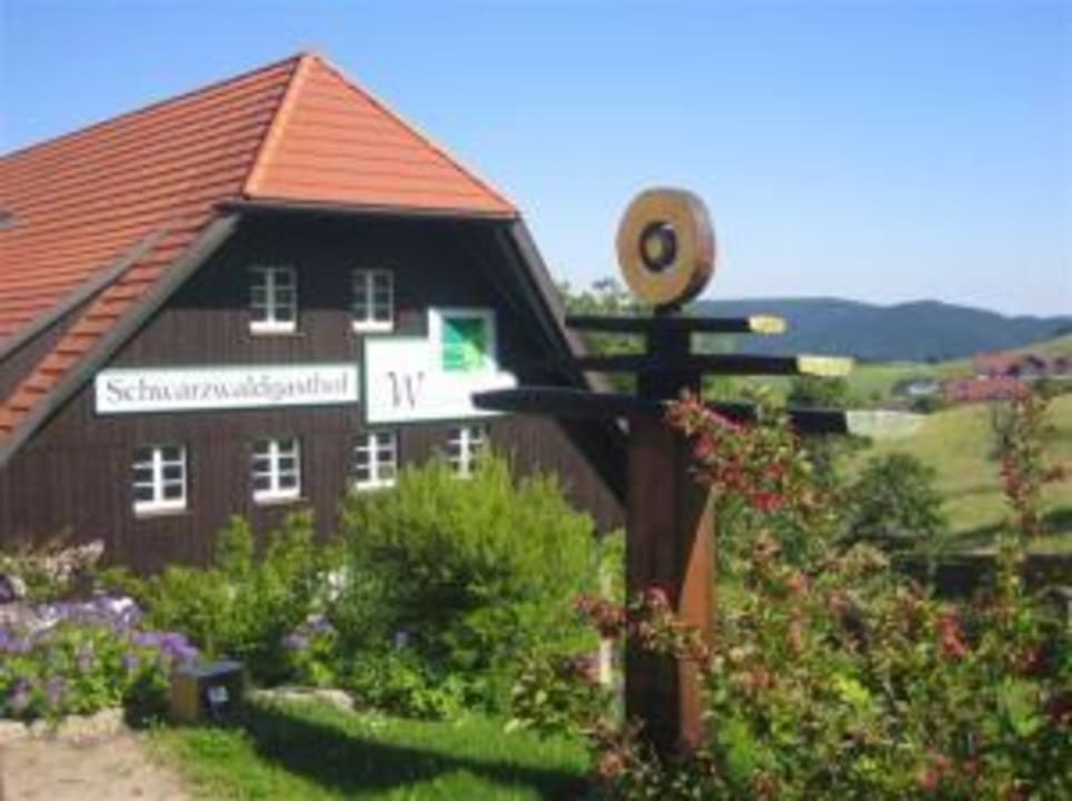 Der "Waldhüter" von außen Schwarzwaldgasthof zum Waldhüter