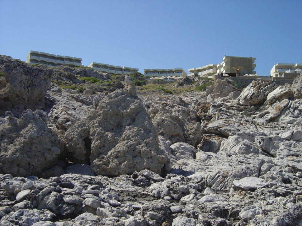 Blick vom Meer auf das Hotel Hotel Kalithea Horizon Royal
