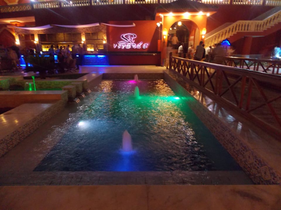 Фонтаны Pickalbatros Alf Leila Wa Leila Resort - Neverland Hurghada