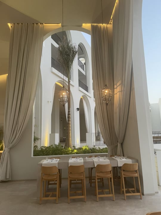 Gastro Serry Beach Resort