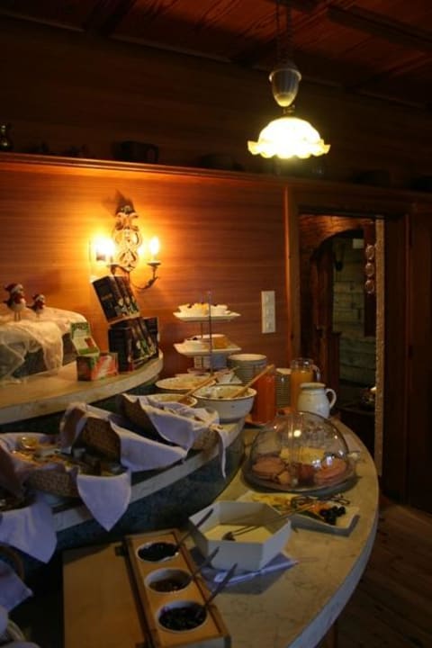 Frühstücksbuffet Hohe Burg Alpengasthof