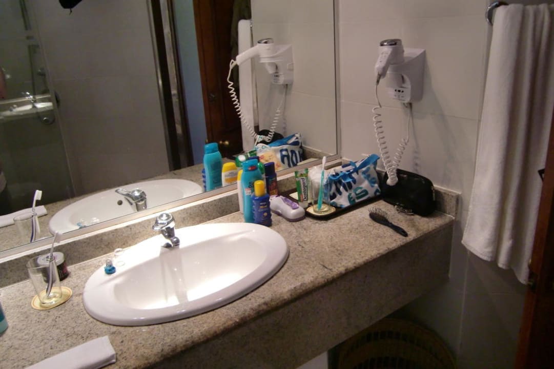 Blick in das Badezimmer Adaaran Club Rannalhi - All Inclusive