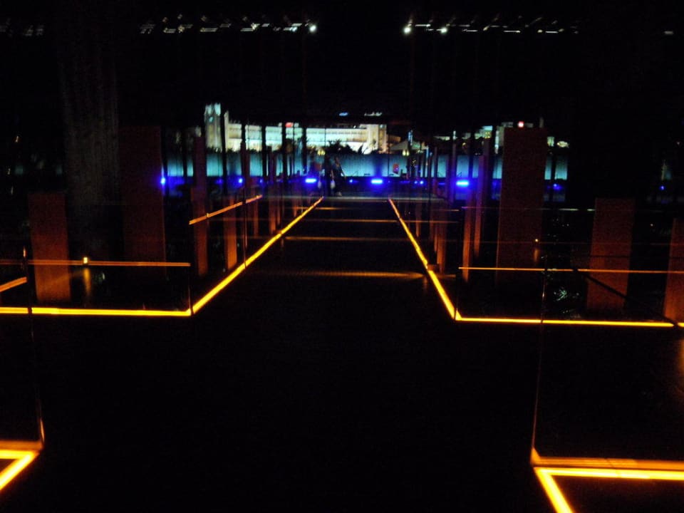 Eingang am Abend Lopesan Baobab Resort