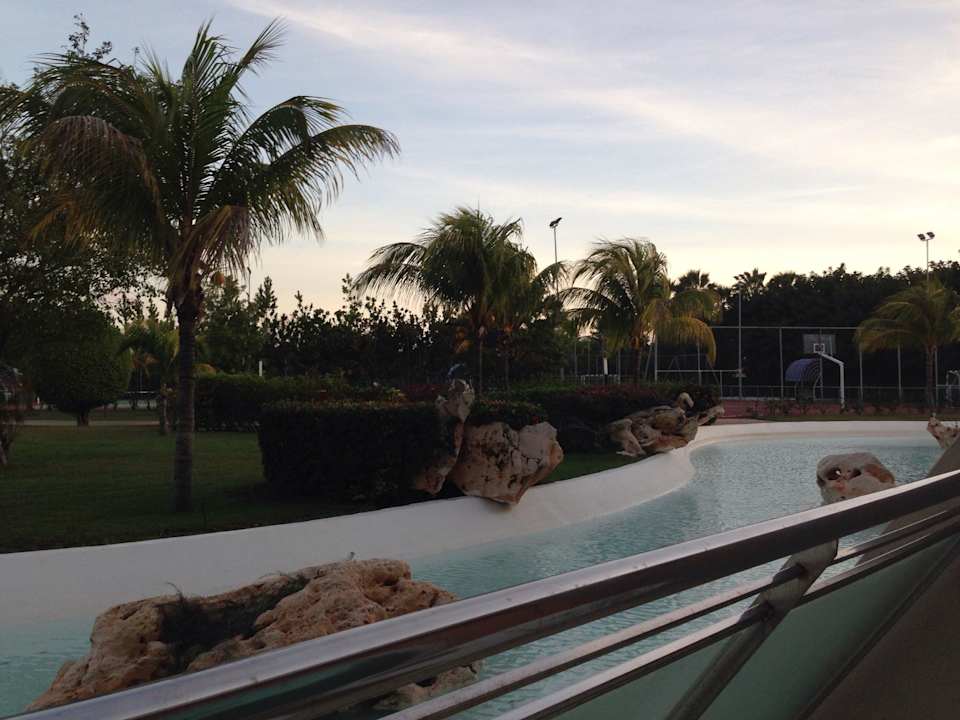 Ausblick vom Balkon in den Garten Blau varadero - Adults only