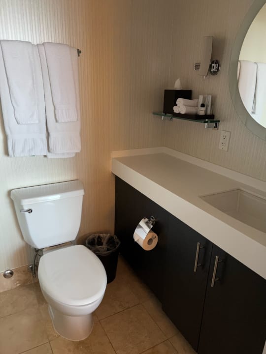 Zimmer One King West Hotel & Residence