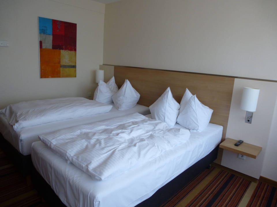 Unser schönes Bett H+ Hotel Bochum