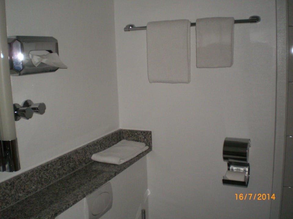 So sah(sieht) das Bad aus Hotel Schützenhof an der Siegbrücke