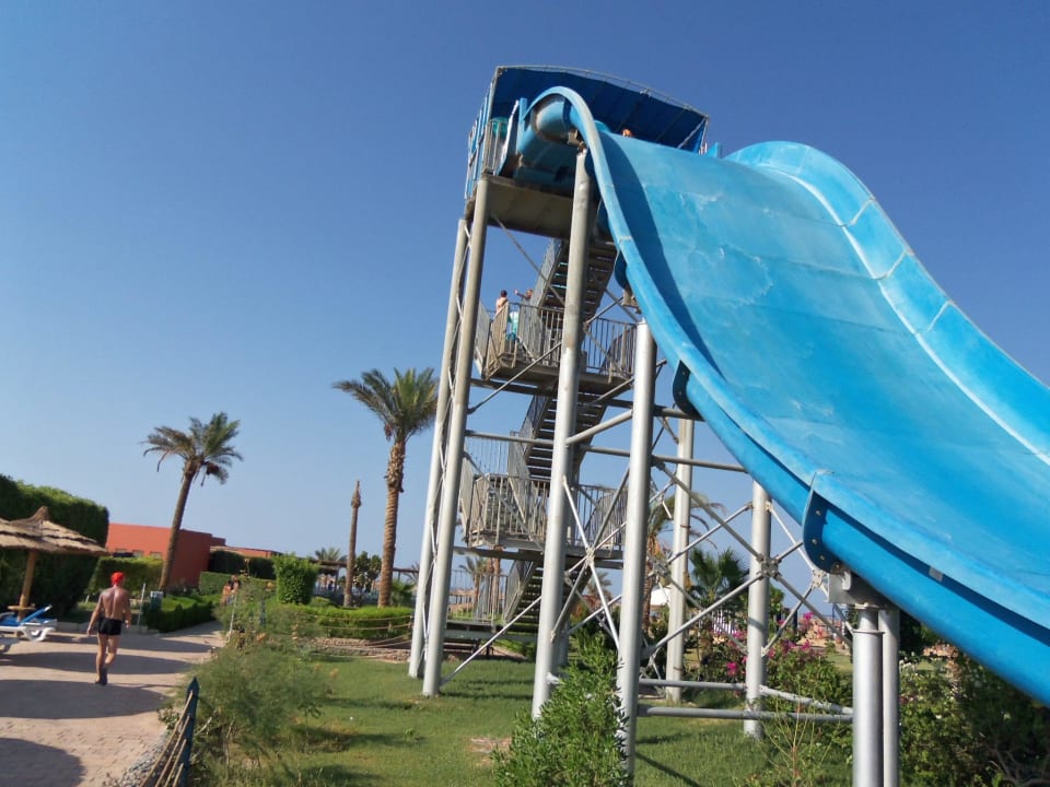 Slide Titanic Beach Spa & Aqua Park