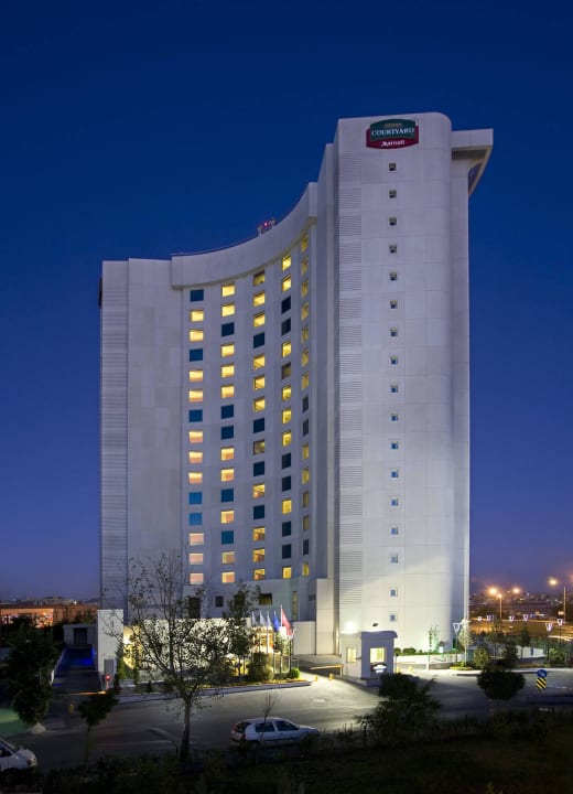 Night Exterior Delta Hotels Istanbul West